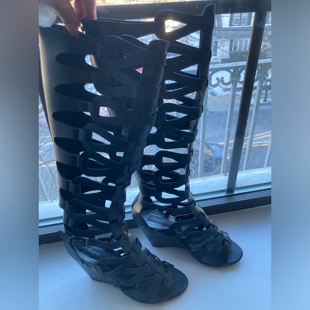 Heart Soul ‘Anglica’ size 7 in black.